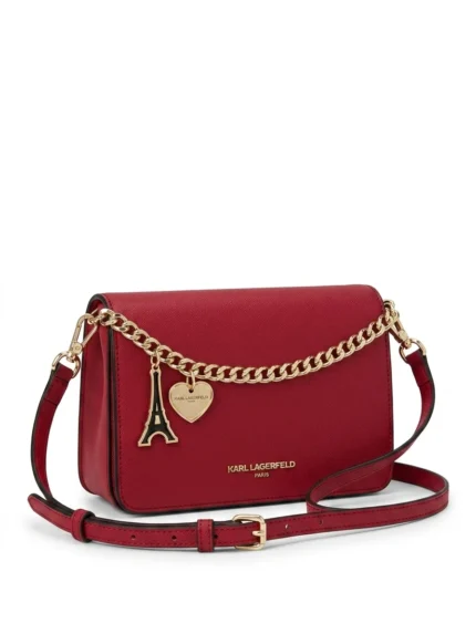 Cartera Karl Lagerfeld roja saffiano con dijes Torre Eiffel y corazon