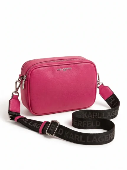 Cartera Karl Lagerfeld camera bag fucsia con correa logo