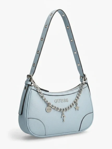 Cartera Guess baguette celeste con cadena de dijes