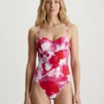 Traje de baño estampado acuarela rosa
