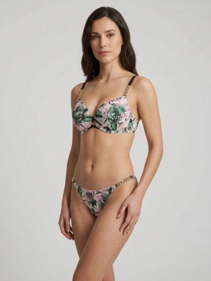 Conjunto floral con cadenas — vista principal