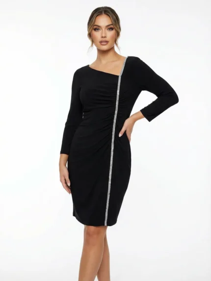Vestido Negro Asimétrico con Cierre — foto 1